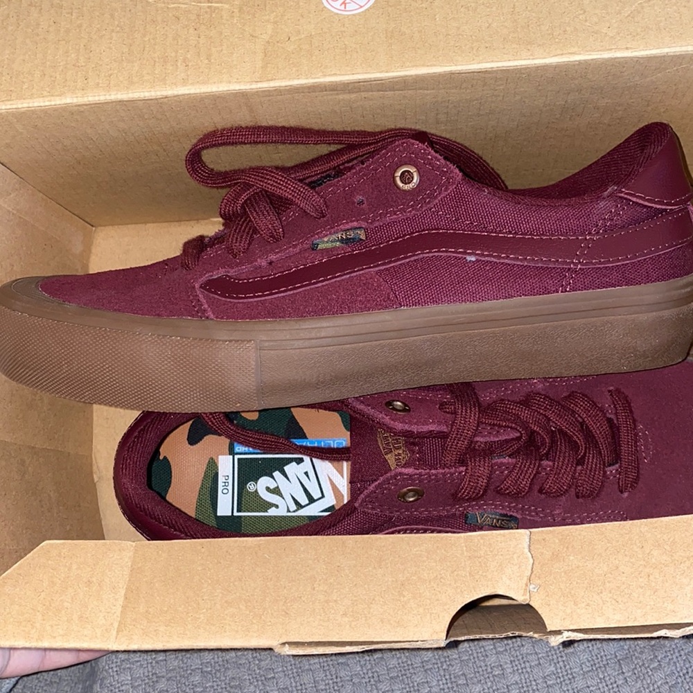 VANS NWT Maroon